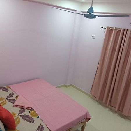 Kedar Guest House Ayodhya Экстерьер фото