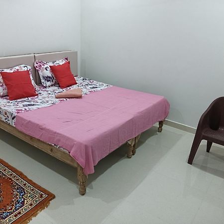 Kedar Guest House Ayodhya Экстерьер фото