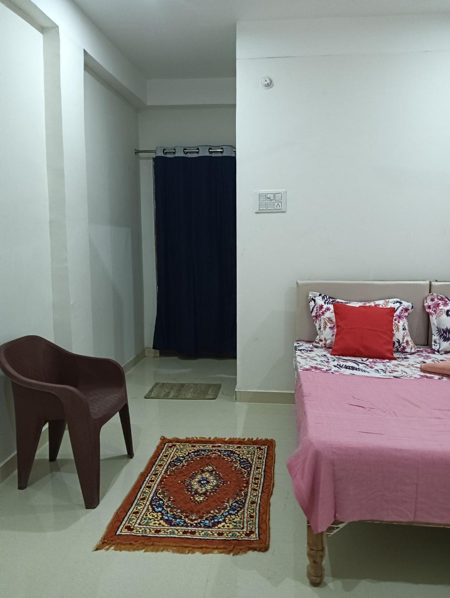 Kedar Guest House Ayodhya Экстерьер фото