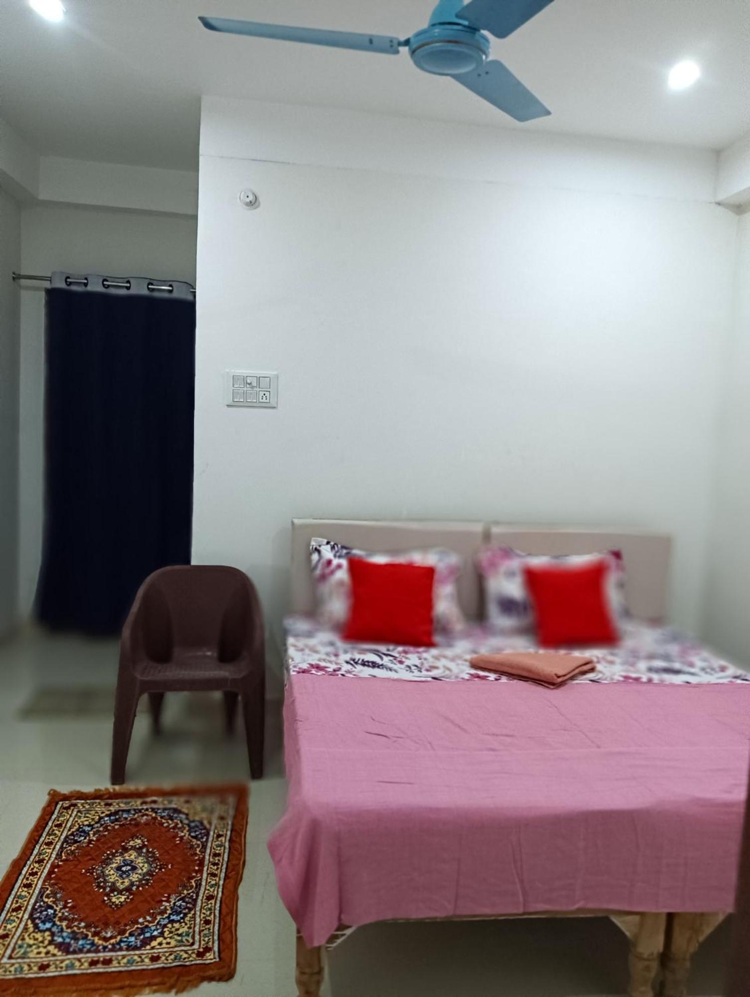 Kedar Guest House Ayodhya Экстерьер фото