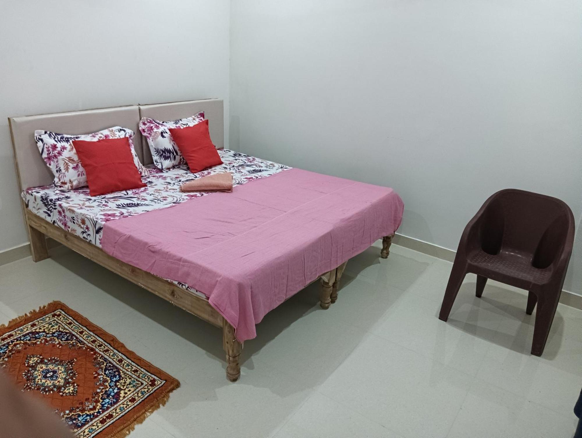 Kedar Guest House Ayodhya Экстерьер фото