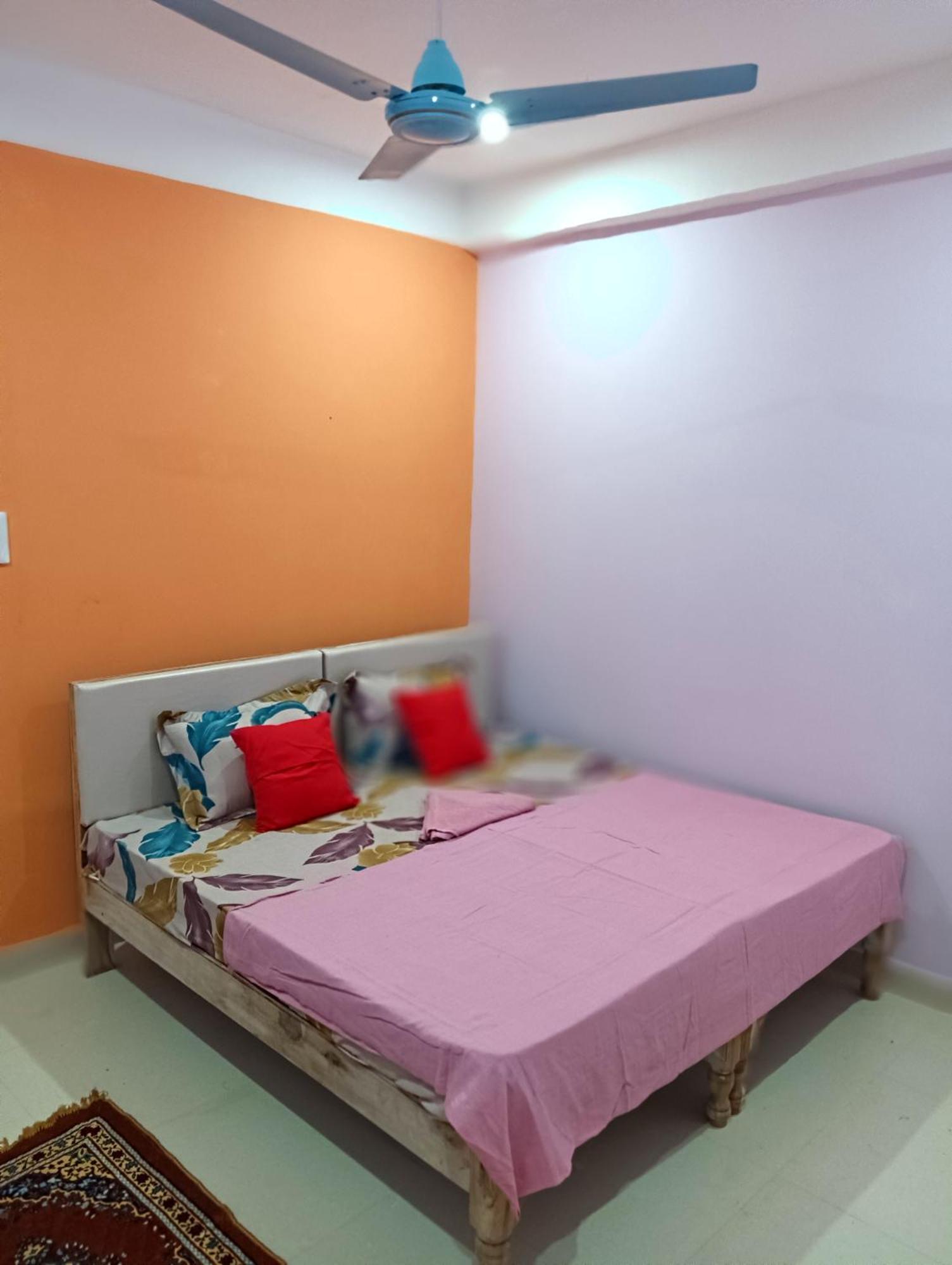 Kedar Guest House Ayodhya Экстерьер фото
